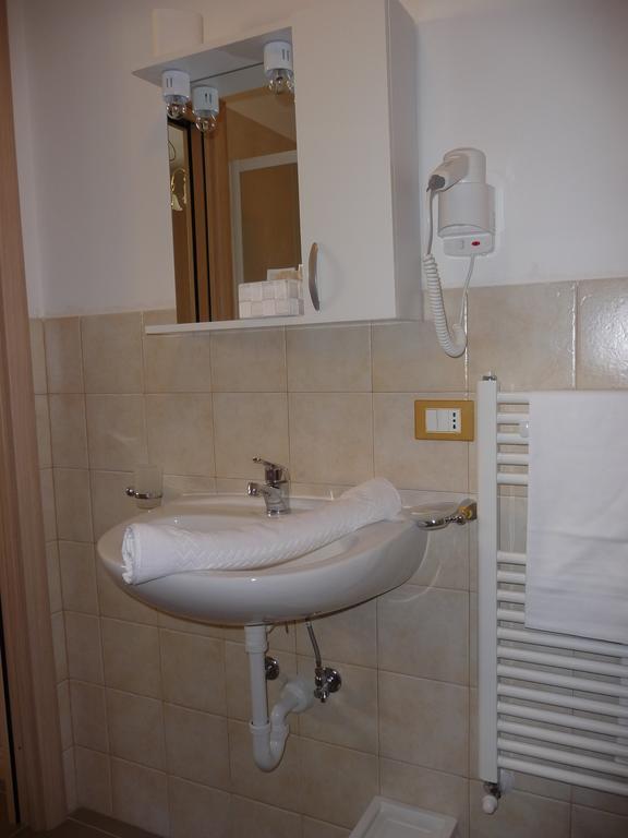 Hotel Cantore Генуа Екстериор снимка