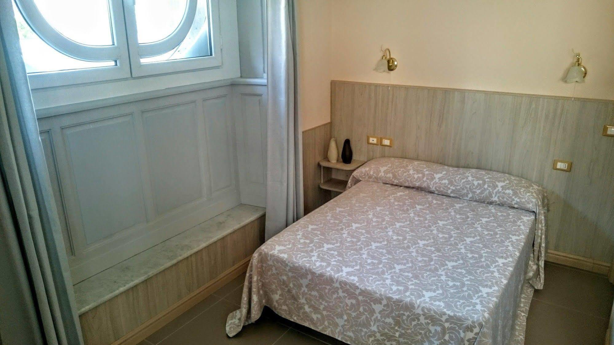 Hotel Cantore Генуа Екстериор снимка