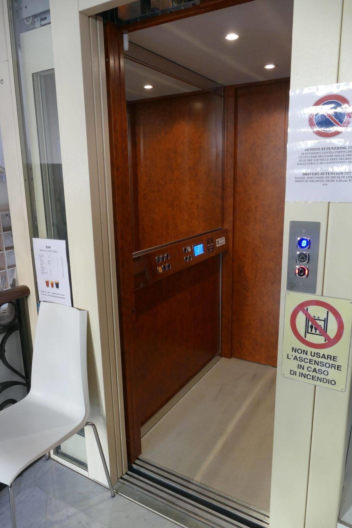 Hotel Cantore Генуа Екстериор снимка